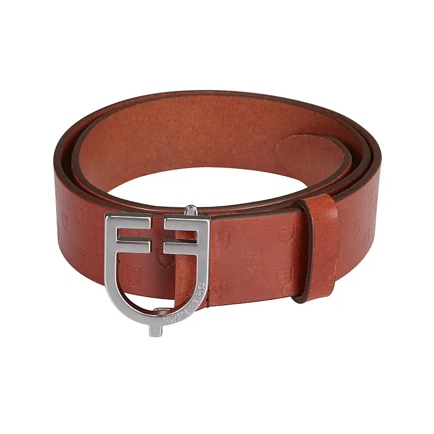 Cinturón de cuero con logo