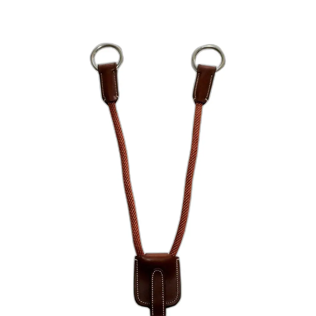 Horquilla de martingala y cuerda de cuero